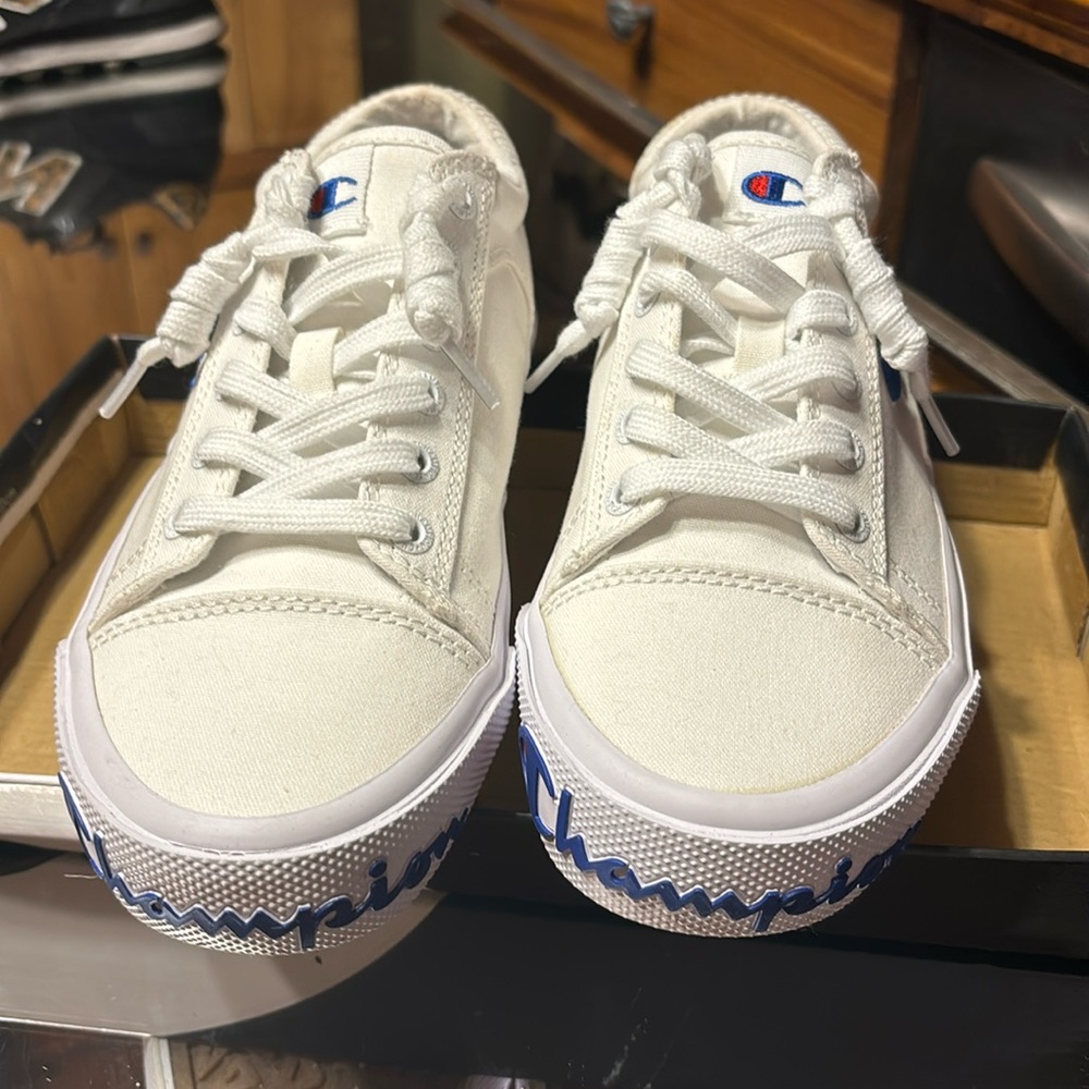 Champions sneakers size 5 men’s 37.5 EU fits size 6.5/7 US